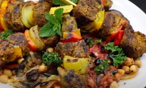 Brochettes d'agneau à l'orientale, aubergines grillées comme une moussaka, partie 2